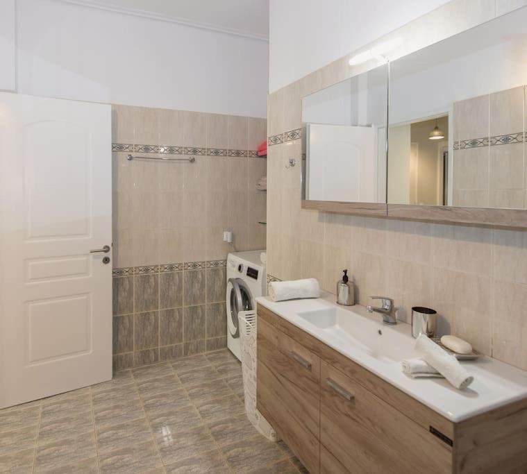 Thano'S Stylish Flat Just 150M To The Beach Faraí Buitenkant foto